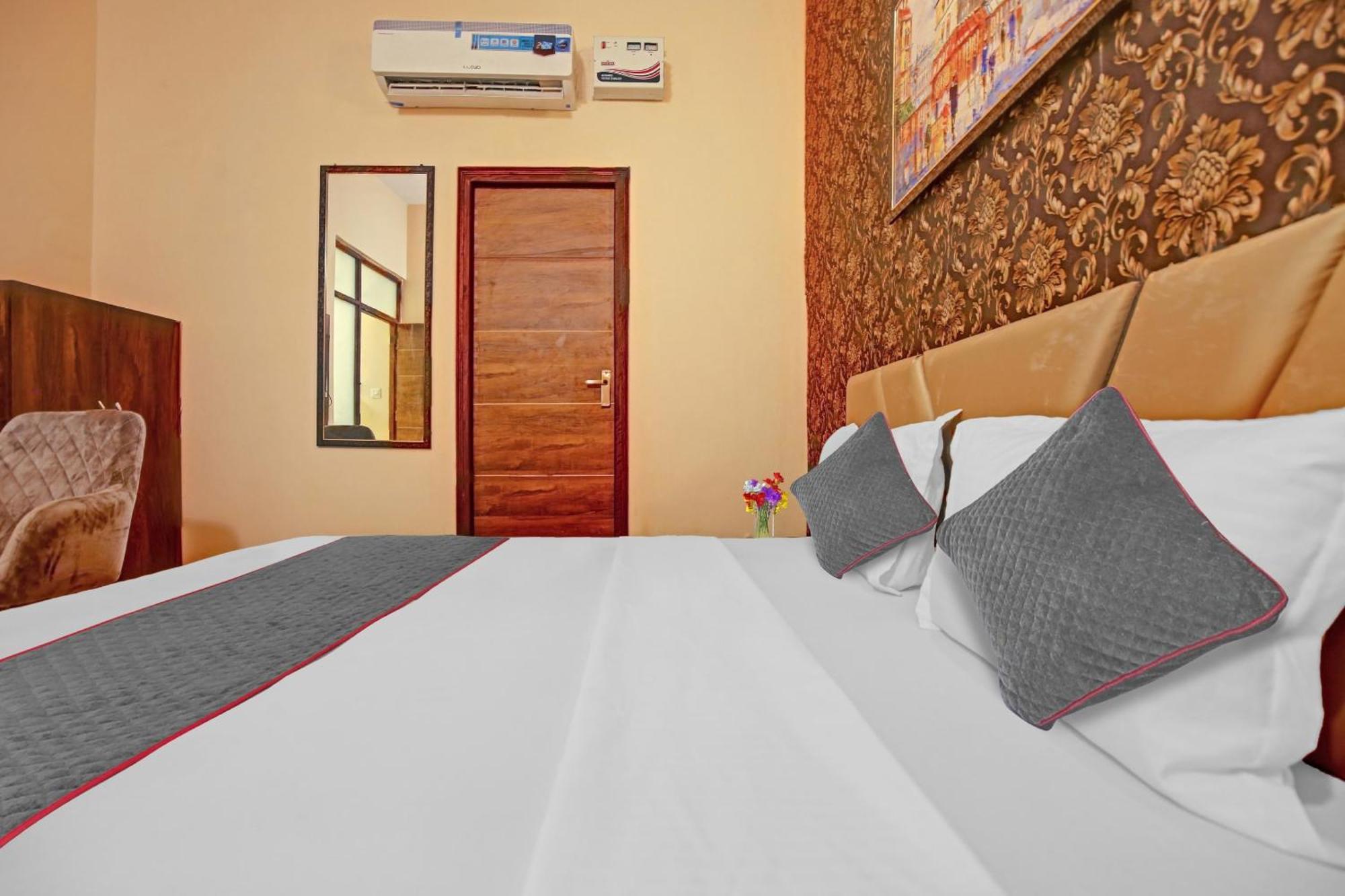 Hotel Townhouse Sky Ludhiana Exterior foto